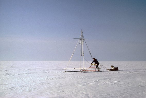 pyramída stan - Amundsen polar exp - exp Aurora 1990-91 hľadanie stanu - 2.jpg