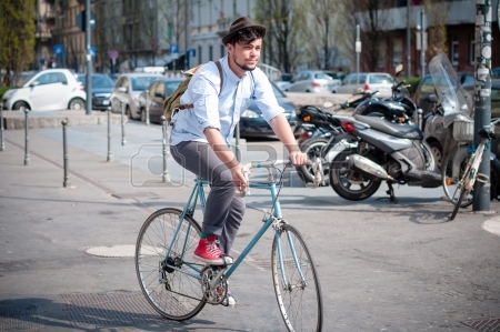 hipster na bicyklu.jpg